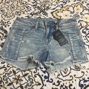 AE MIDI light wash denim shorts